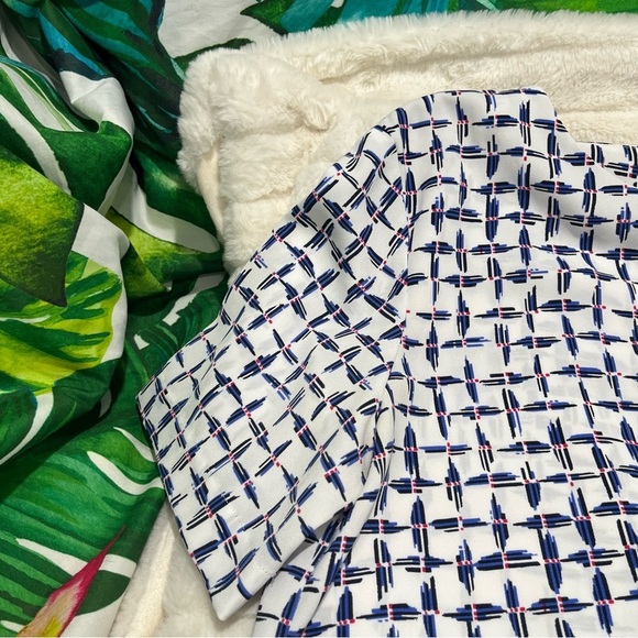 EUC $49 Halogen Medium White Blue Criss Cross Pattern Crop Short Sleeve Blouse - Picture 5 of 8